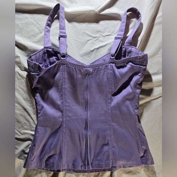 Deadly Dames Lilac Top Large - Picture 2 of 3